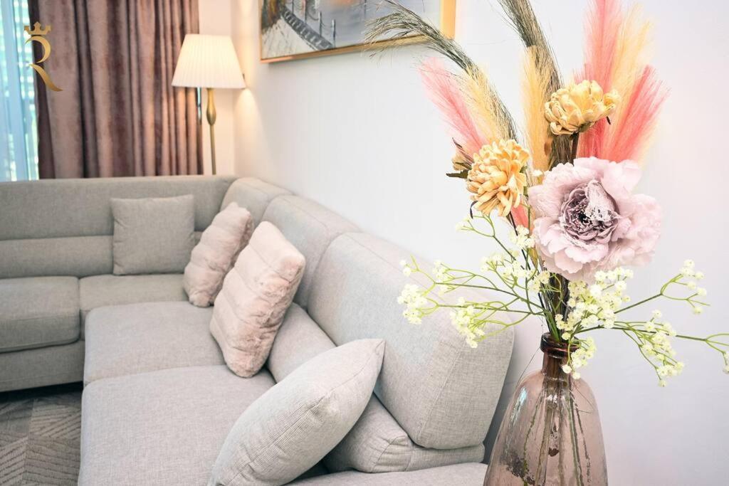 Mariana Luxurious 2br Al Raha Apartment *
